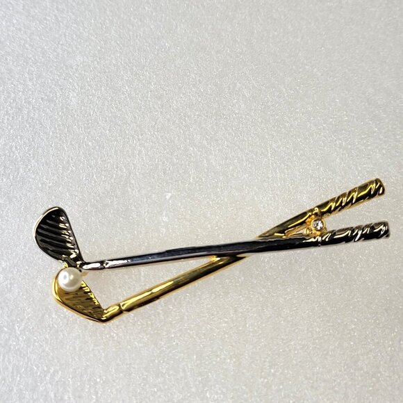 Men Golfers Lapel Pin Golfers Brooch Pin - Picture 1 of 9